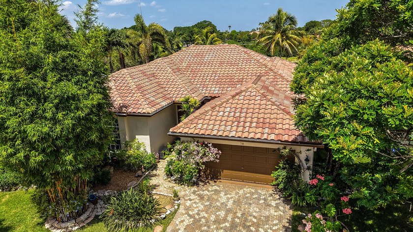 Discover this beautifully maintained 3 bedroom, 2.5 bathroom - photo 42