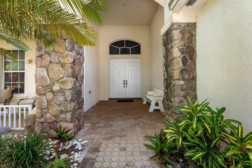 Welcome home to your spacious 4 bedroom, 3 bath home with a 2 - photo 4