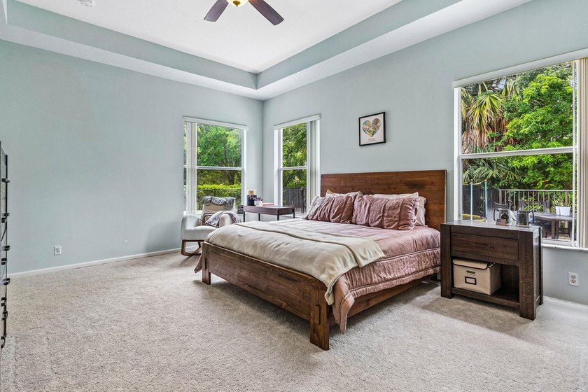 Welcome home to your spacious 4 bedroom, 3 bath home with a 2 - photo 8