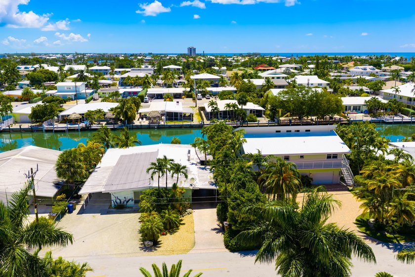 TURNKEY CANAL-FRONT RETREAT IN KEY COLONY BEACH! Welcome to your - photo 8