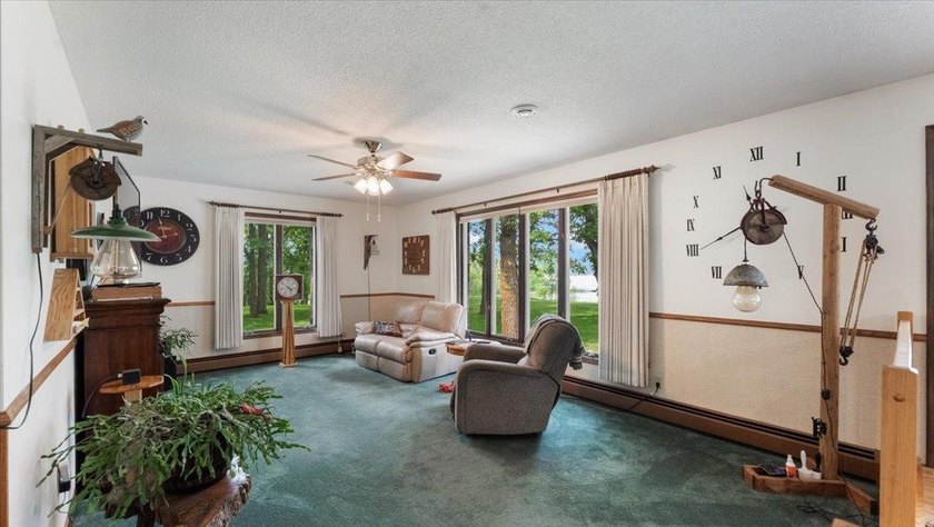 Welcome to this spacious 4-bedroom, 3-bath rambler just minutes - photo 16
