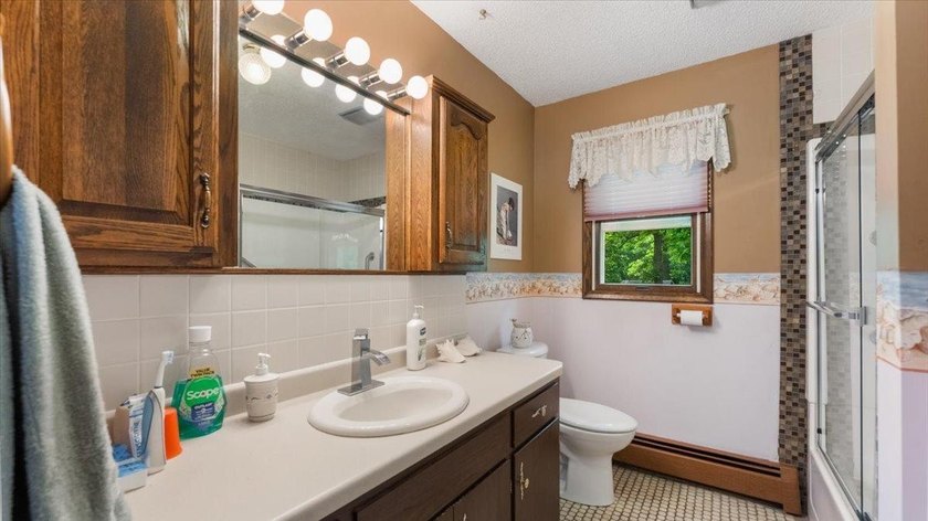Welcome to this spacious 4-bedroom, 3-bath rambler just minutes - photo 18
