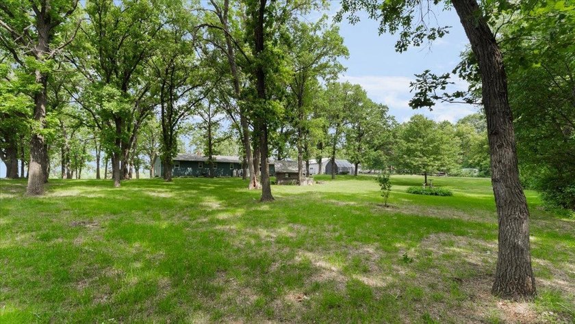 Welcome to this spacious 4-bedroom, 3-bath rambler just minutes - photo 39