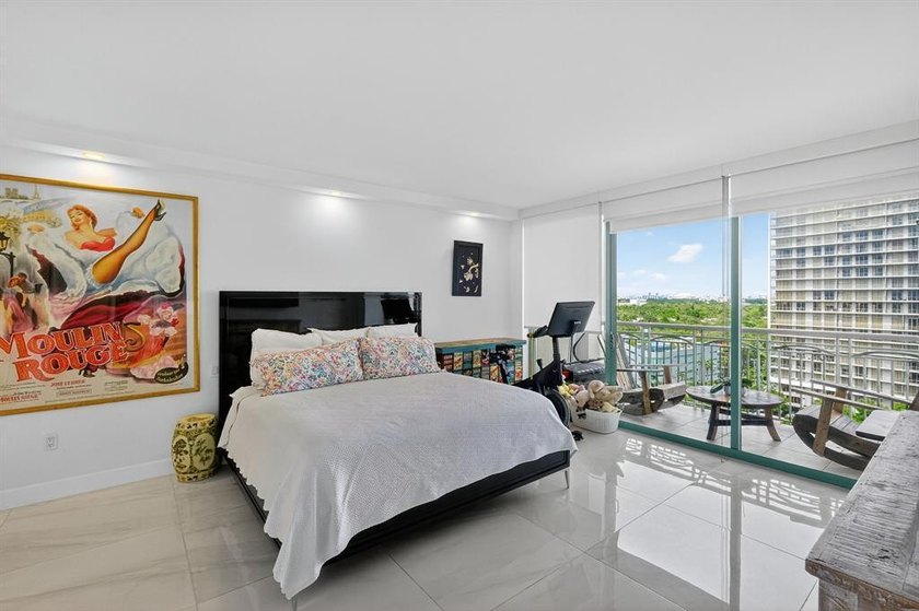 Fabulous 12th floor 1 bedroom 1.5 bath unit at Ritz-Carlton - photo 14