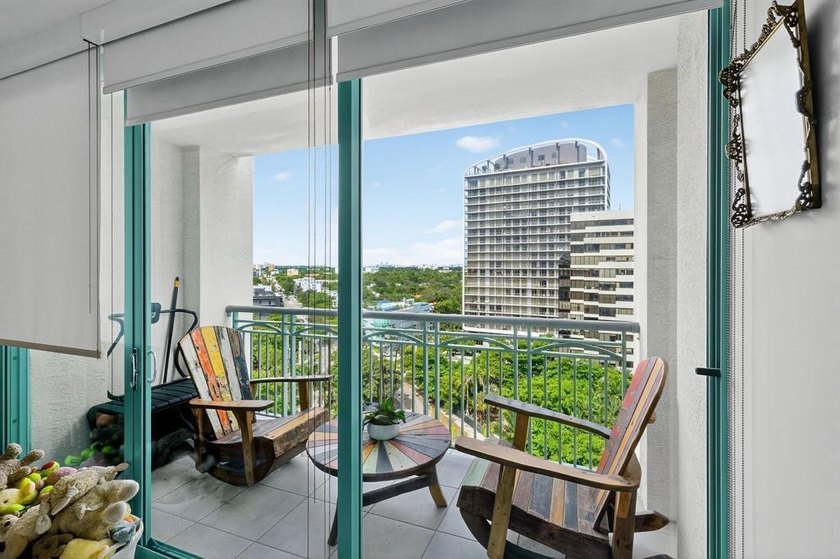 Fabulous 12th floor 1 bedroom 1.5 bath unit at Ritz-Carlton - photo 25
