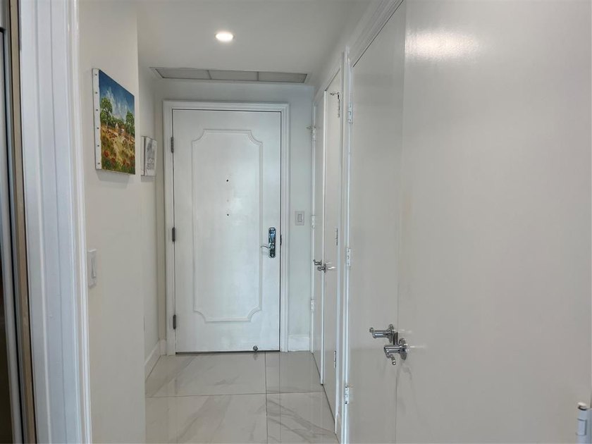 Fabulous 12th floor 1 bedroom 1.5 bath unit at Ritz-Carlton - photo 28