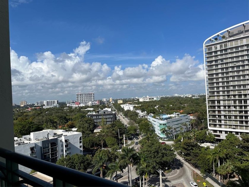 Fabulous 12th floor 1 bedroom 1.5 bath unit at Ritz-Carlton - photo 40