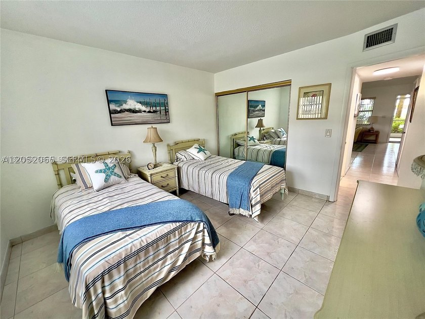 GREAT INVESTMENT OPPORTUNITY. Welcome to this bright and - photo 11
