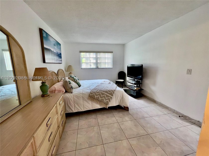 GREAT INVESTMENT OPPORTUNITY. Welcome to this bright and - photo 15