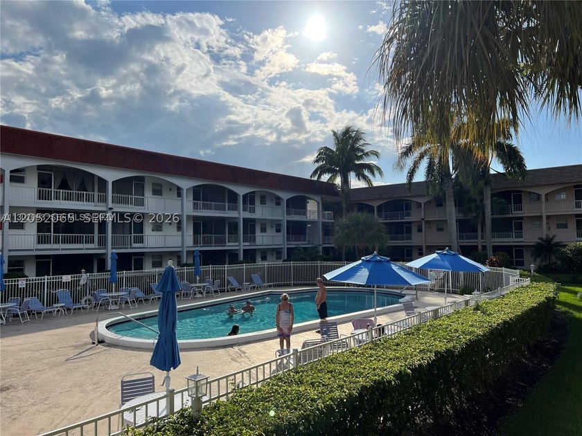 GREAT INVESTMENT OPPORTUNITY. Welcome to this bright and - photo 16