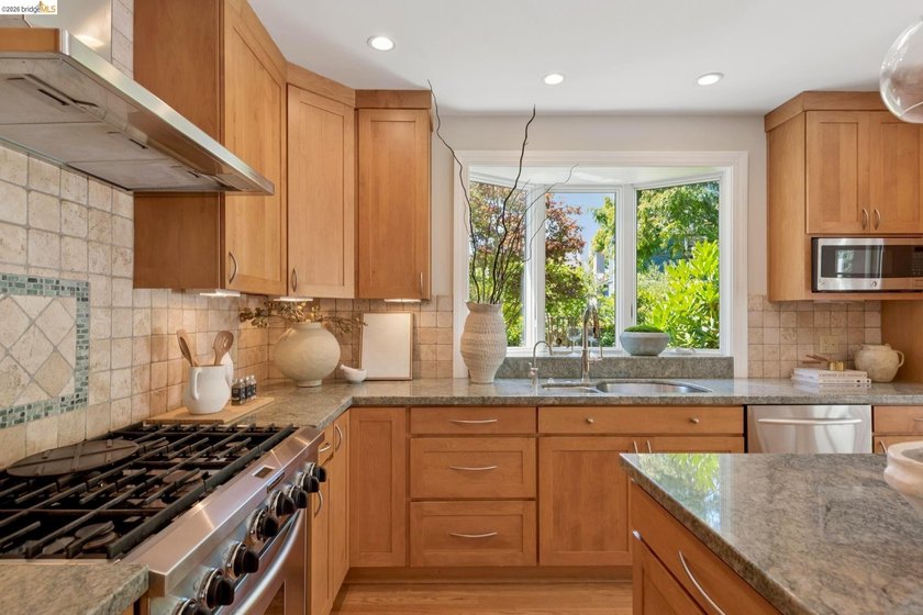 New listing. Exceptional Upper Oakmore Traditional with timeless - photo 23