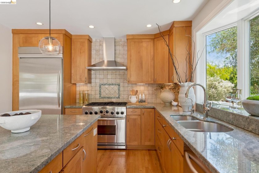 New listing. Exceptional Upper Oakmore Traditional with timeless - photo 25