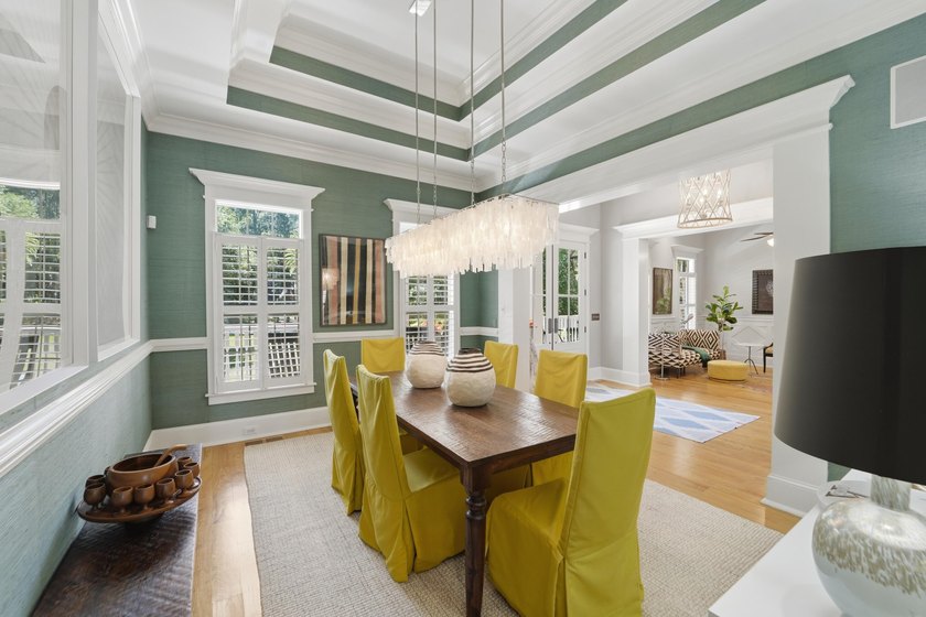 Welcome to this stunning custom-built 6-bedroom, 5.5 bathroom - photo 6
