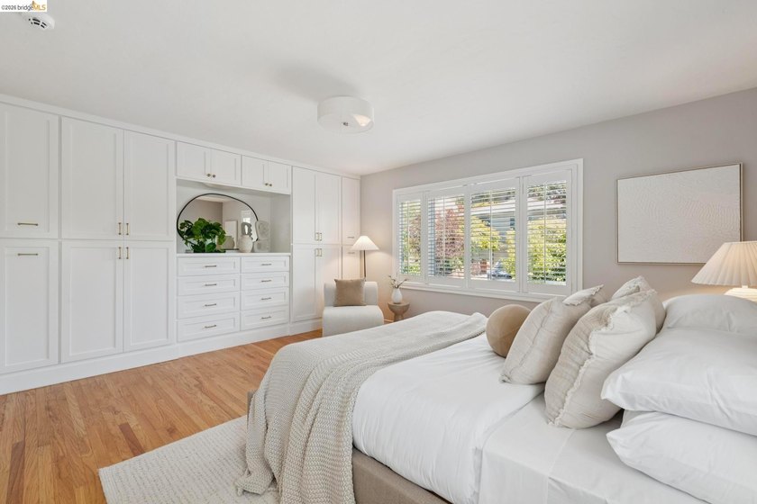 New listing. Exceptional Upper Oakmore Traditional with timeless - photo 28