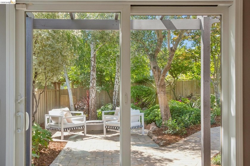 New listing. Exceptional Upper Oakmore Traditional with timeless - photo 38