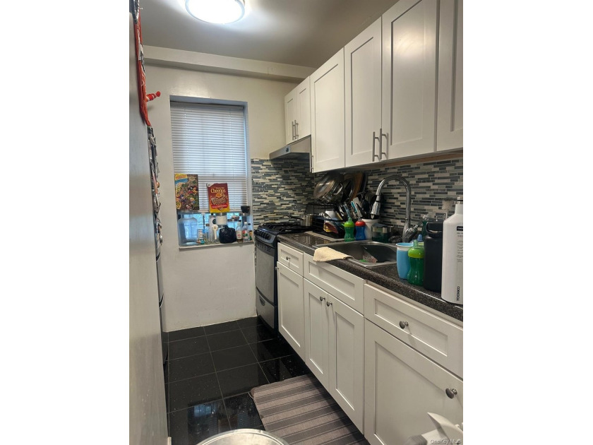4 Dwelling House For Sale. 2-car garage rent at $525/m - photo 5