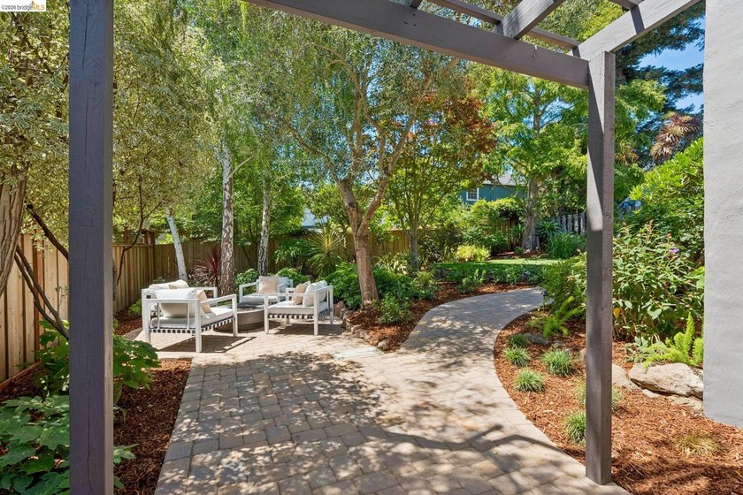 New listing. Exceptional Upper Oakmore Traditional with timeless - photo 49