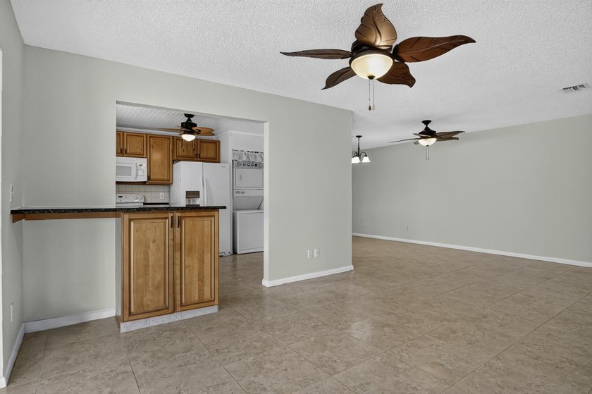 Welcome to this beautifully maintained villa in the desirable - photo 11