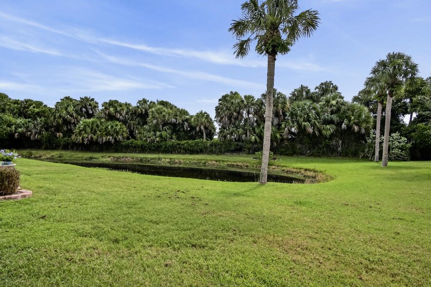 Welcome to this beautifully maintained villa in the desirable - photo 16