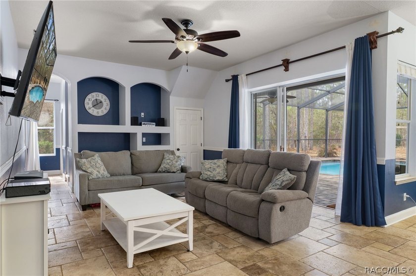 Experience refined Florida living in Homosassa with this - photo 17