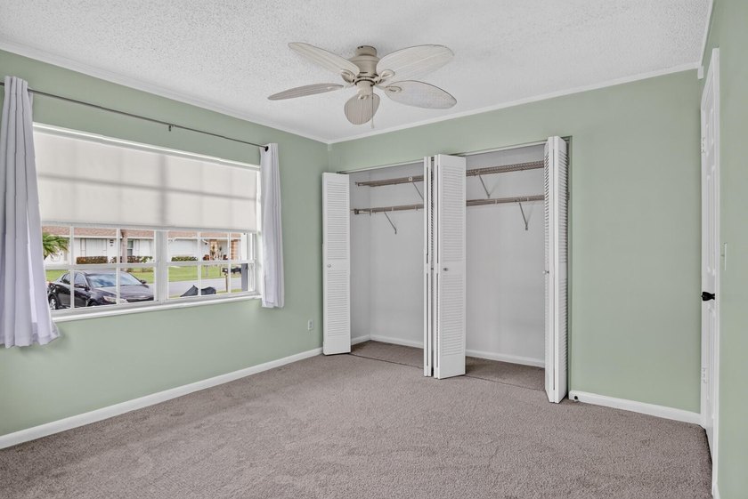 Welcome to this beautifully maintained villa in the desirable - photo 18