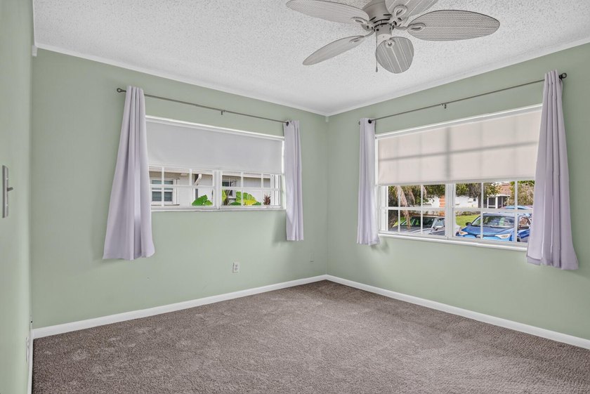 Welcome to this beautifully maintained villa in the desirable - photo 19