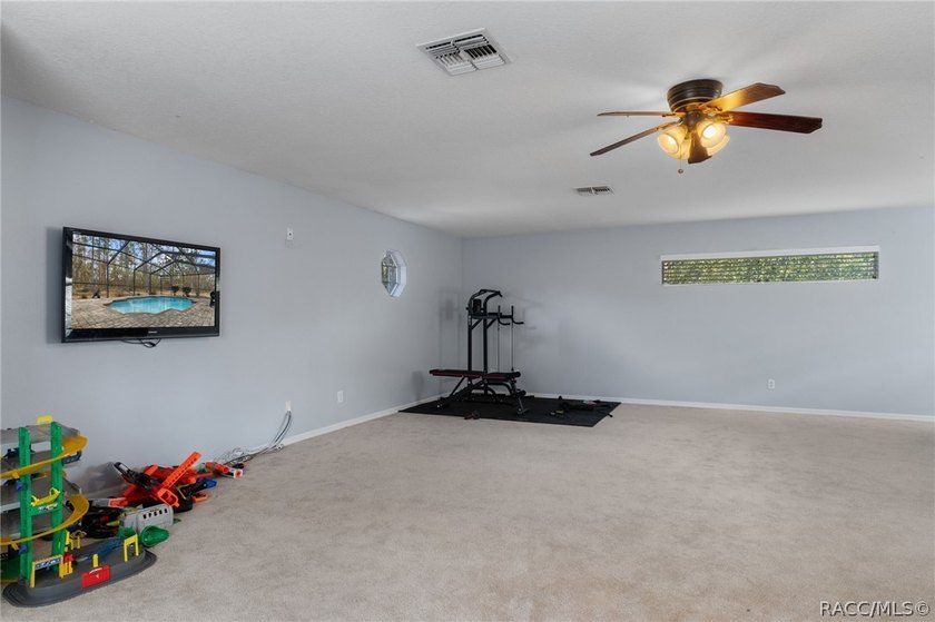 Experience refined Florida living in Homosassa with this - photo 32