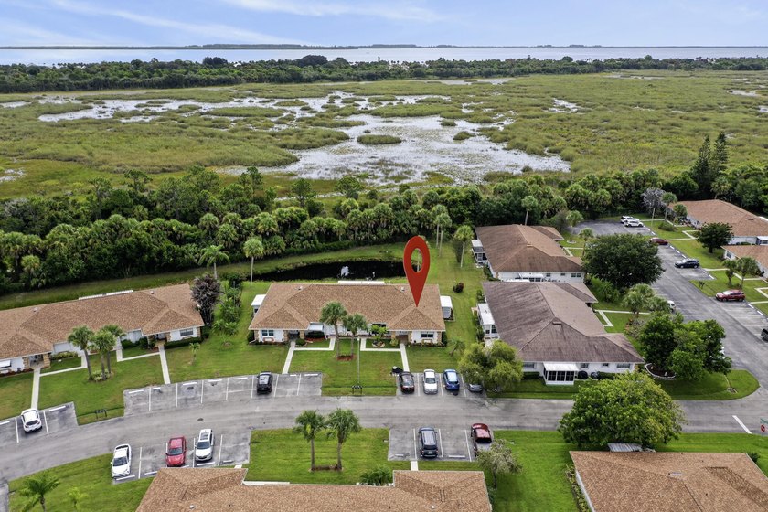 Welcome to this beautifully maintained villa in the desirable - photo 36