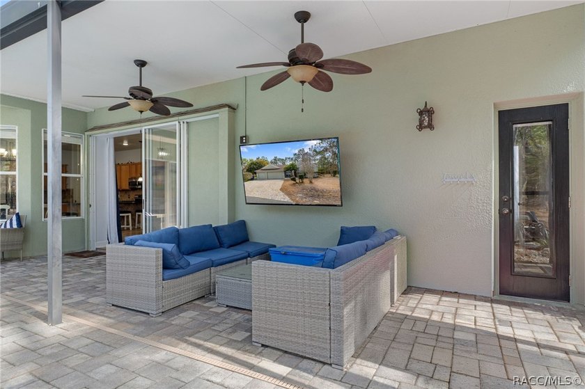 Experience refined Florida living in Homosassa with this - photo 46