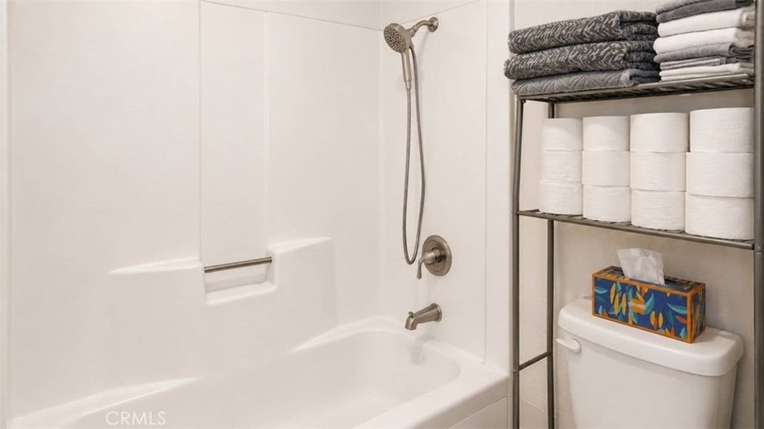 Welcome to Monterey Villas, located in the heart of Orange - photo 5