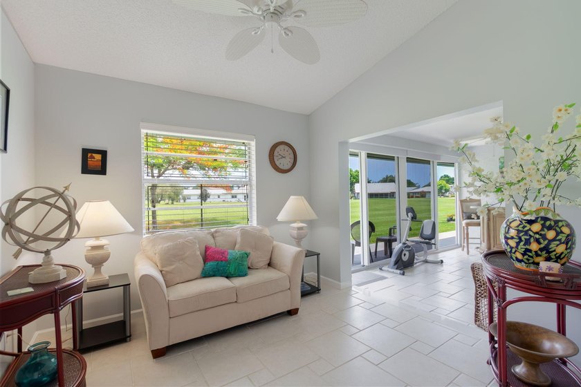 Welcome to this beautifully updated, fully furnished, turn-key - photo 13