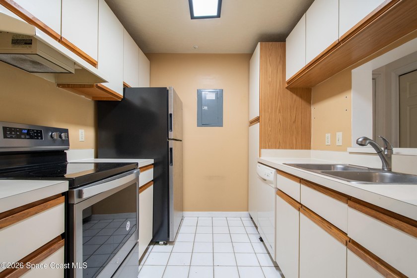 Welcome to Cypress Cove Condominiums in the highly desirable - photo 13