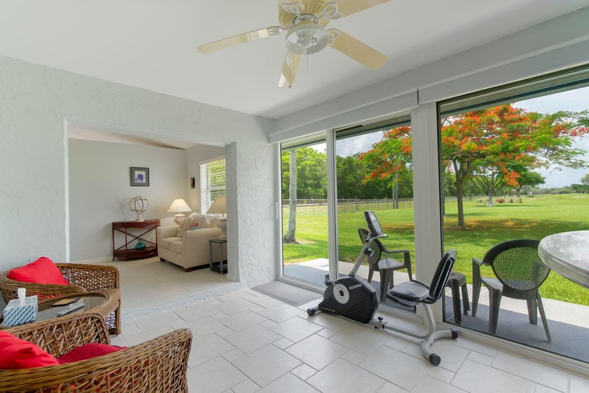 Welcome to this beautifully updated, fully furnished, turn-key - photo 15