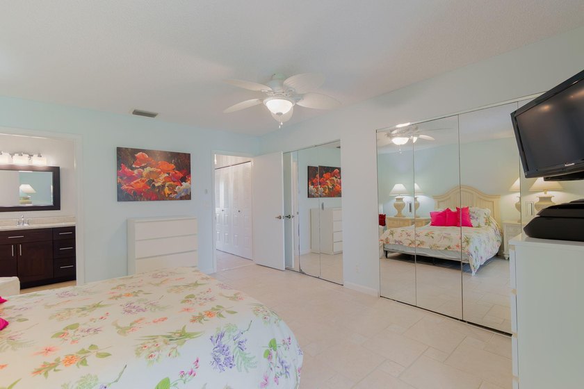 Welcome to this beautifully updated, fully furnished, turn-key - photo 18