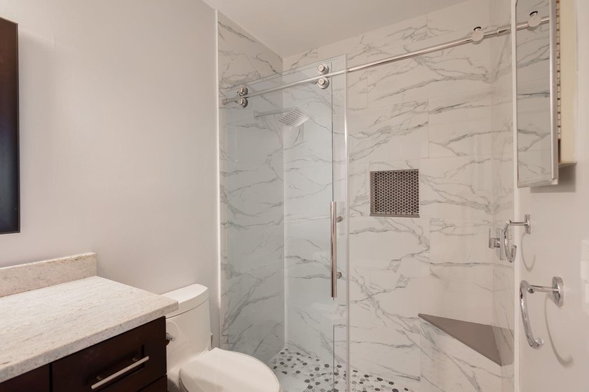 Welcome to this beautifully updated, fully furnished, turn-key - photo 20