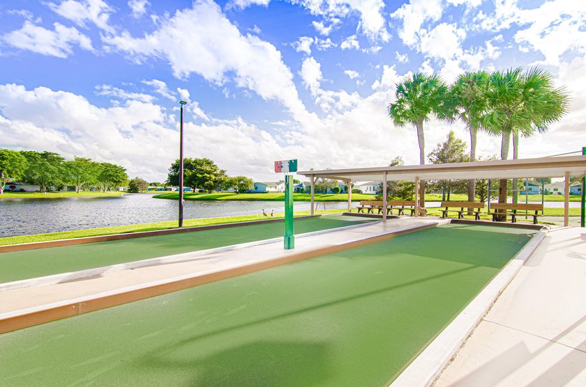 Welcome to this beautifully updated, fully furnished, turn-key - photo 41