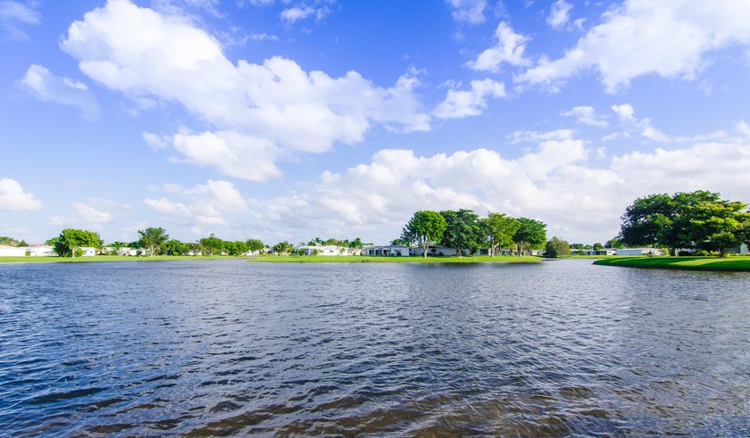 Welcome to this beautifully updated, fully furnished, turn-key - photo 43