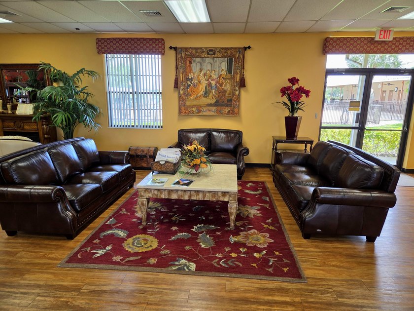 Welcome to this beautifully updated, fully furnished, turn-key - photo 49