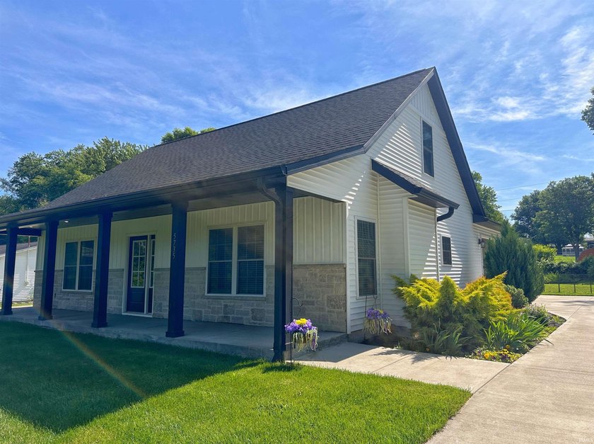 Built in 2022 and conveniently located just minutes from Lake - photo 2