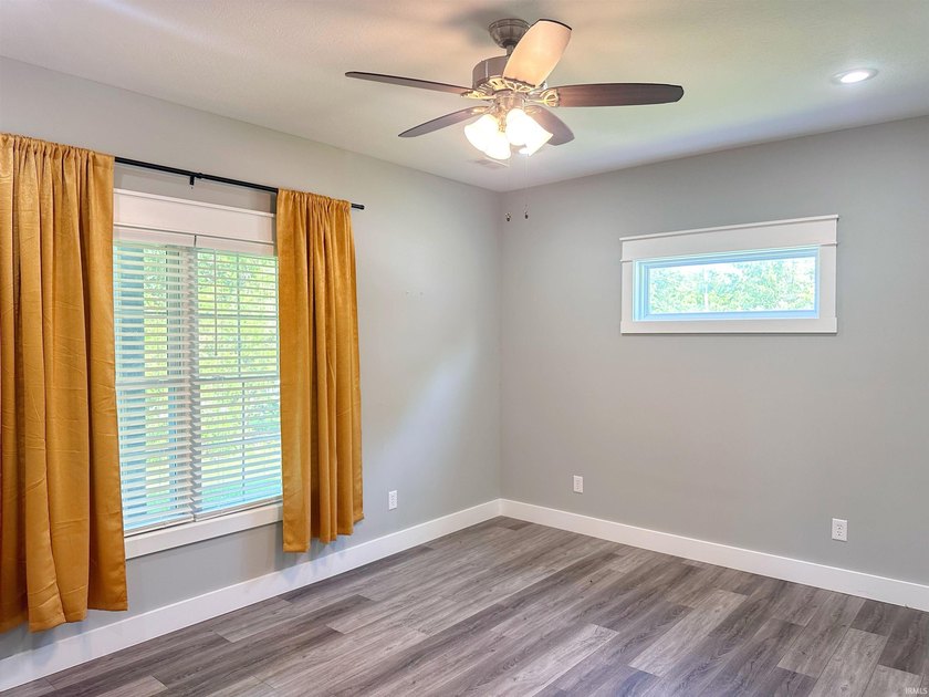 Built in 2022 and conveniently located just minutes from Lake - photo 10