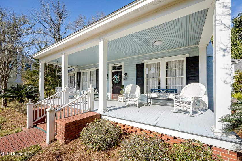 Looking for that Historical Beautiful Victorian Home on large - photo 8
