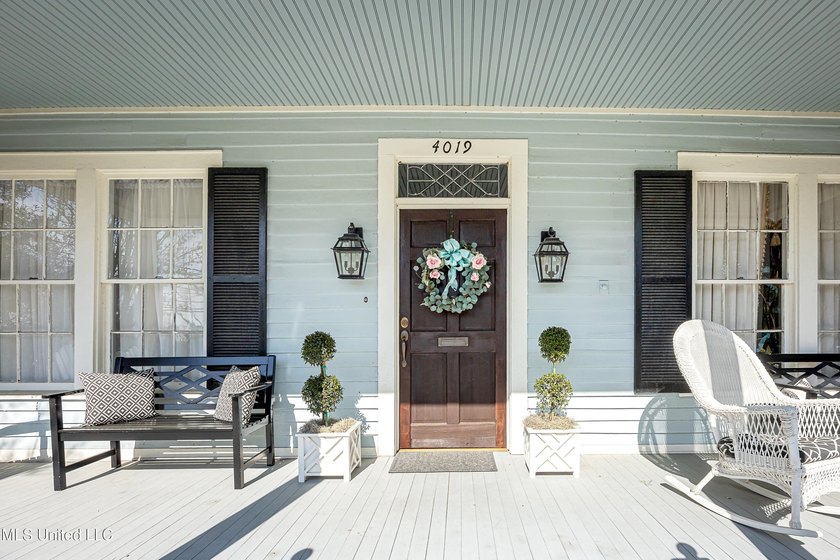 Looking for that Historical Beautiful Victorian Home on large - photo 9