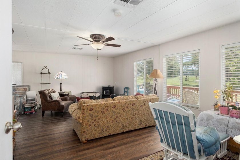 This mobile home is a must-see to experience the numerous - photo 11