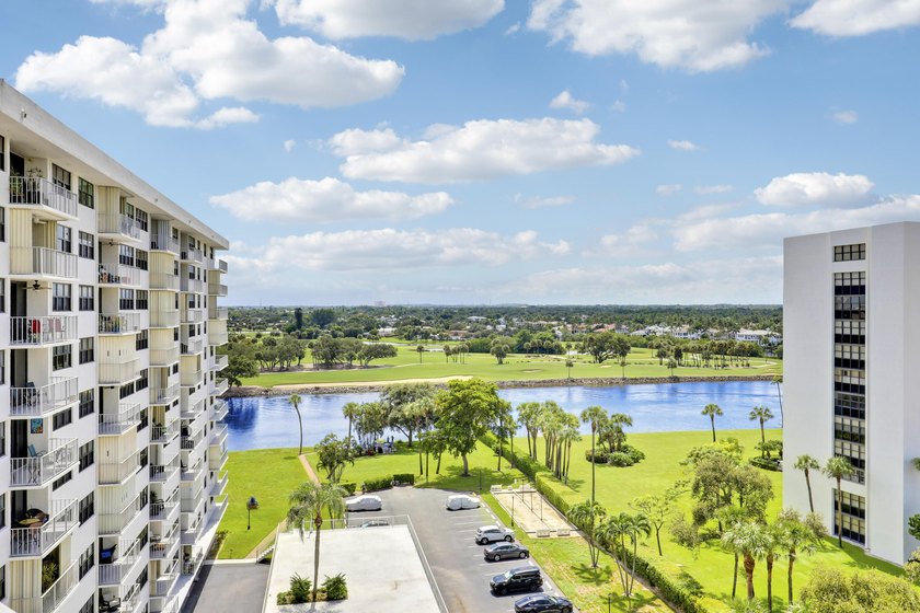 Welcome to one of North Palm Beach's premiere condo buildings - photo 19