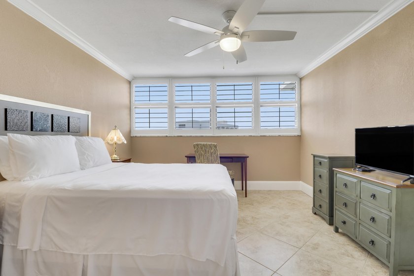 Welcome to one of North Palm Beach's premiere condo buildings - photo 26