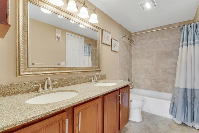 Welcome to one of North Palm Beach's premiere condo buildings - photo 34