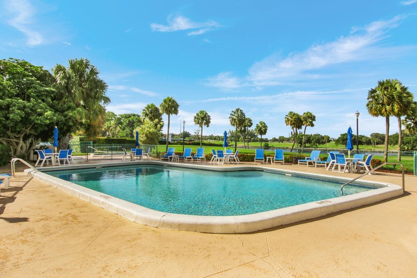 Welcome to one of North Palm Beach's premiere condo buildings - photo 46