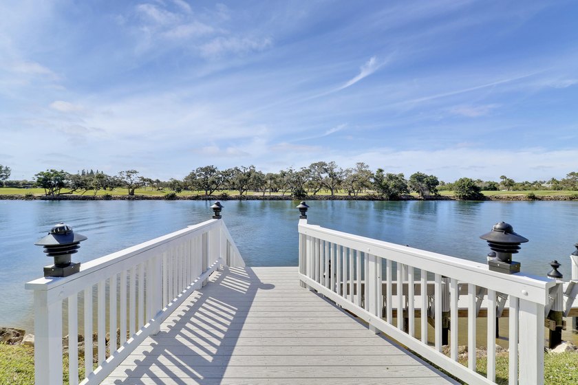 Welcome to one of North Palm Beach's premiere condo buildings - photo 50