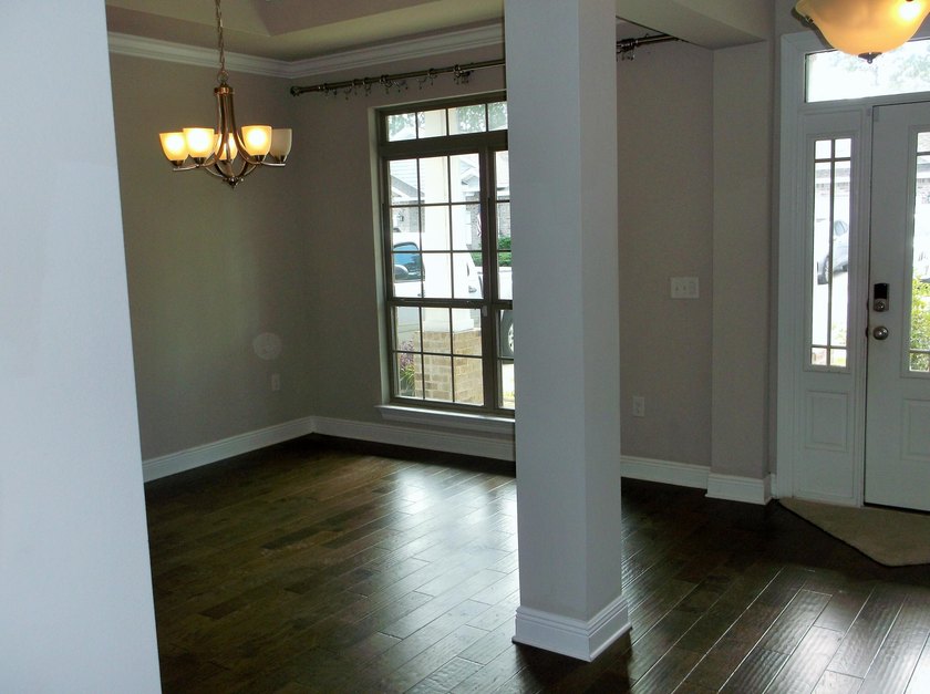 Priced to sell. Spacious 5-bedroom, 3 bath 1 story home, enter - photo 11
