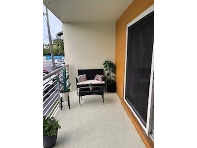 LUXURY STUDIO IN PREMIER INTRACOASTAL HIGH-RISE-FULLY FURNISHED - photo 14